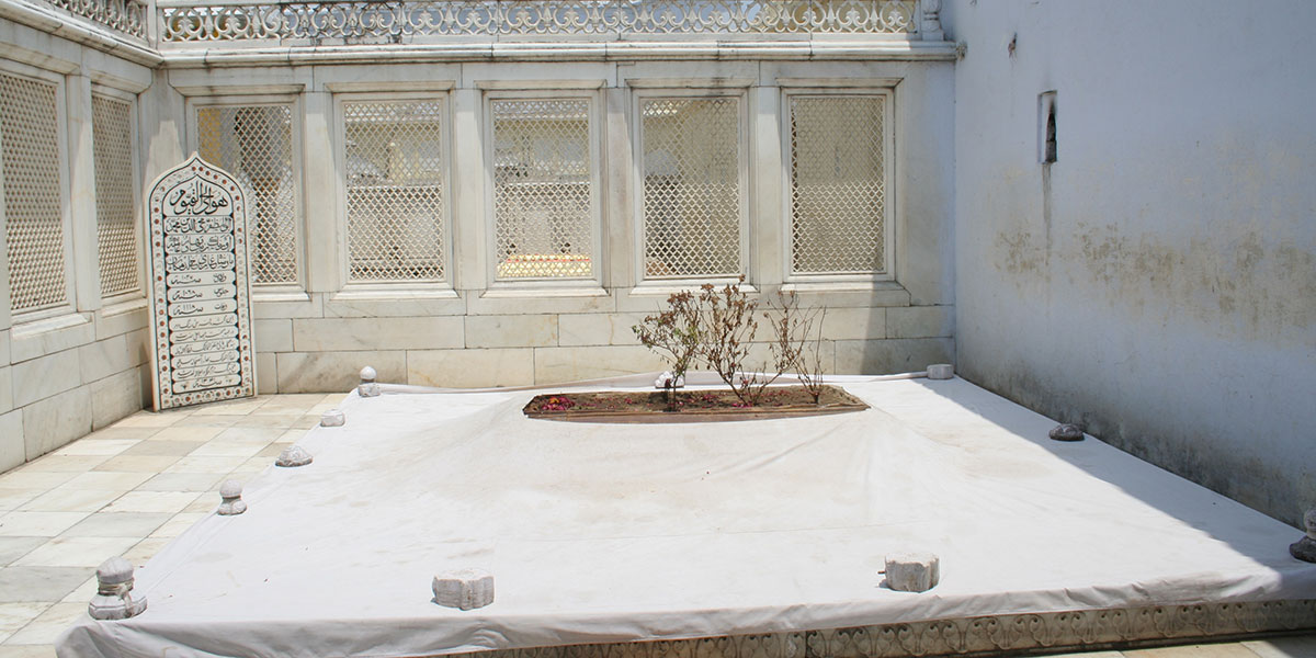 Monument Image